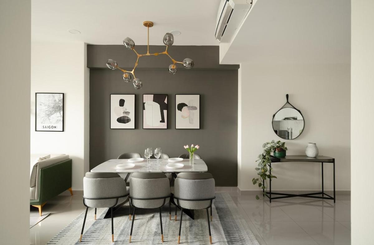Downtown Saigon, District 1, 3 Bedroom + 2 Wc Modern Near Bui Vien TP. Hồ Chí Minh