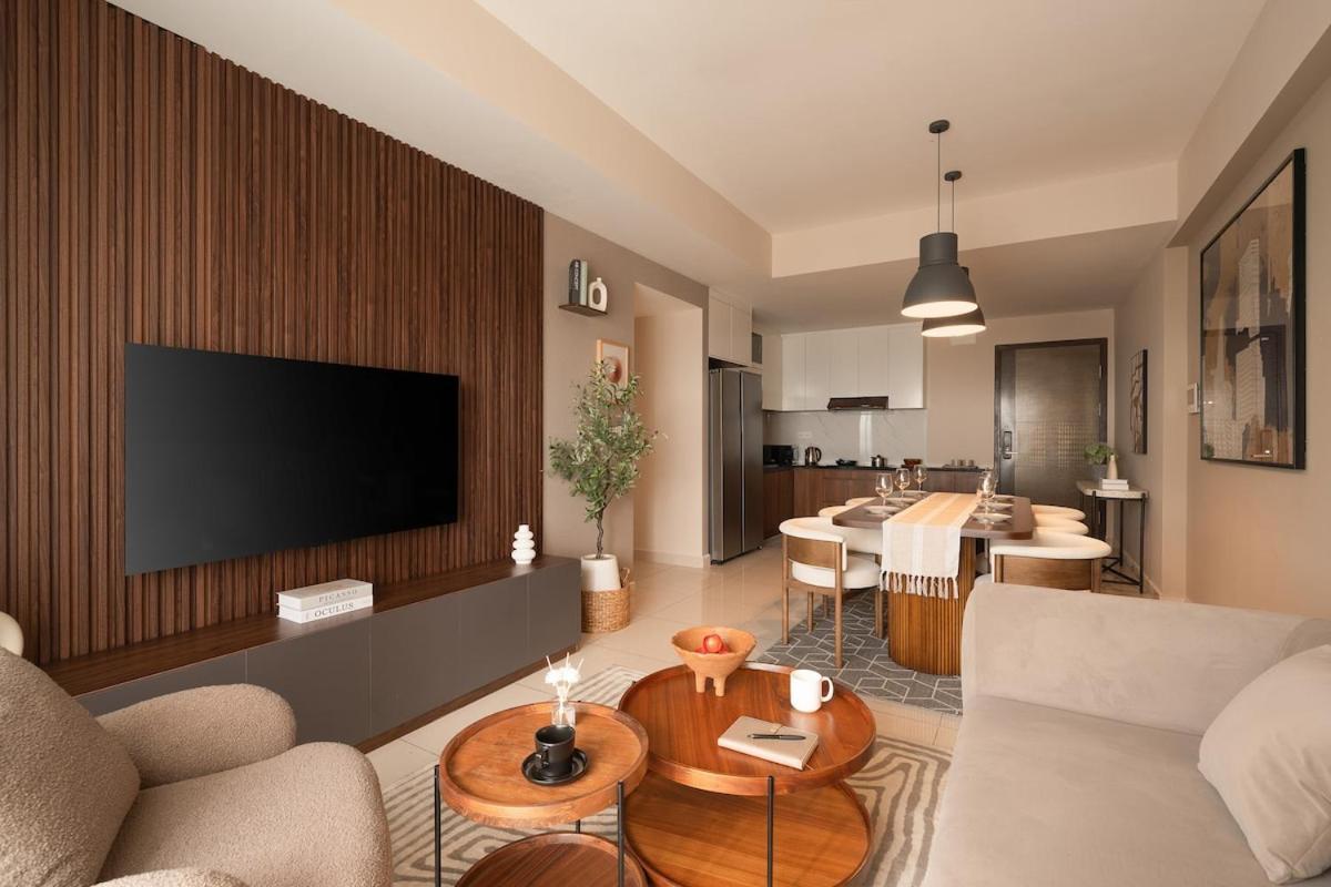 Downtown Saigon, District 1, 3 Bedroom + 2 Wc Modern Near Bui Vien